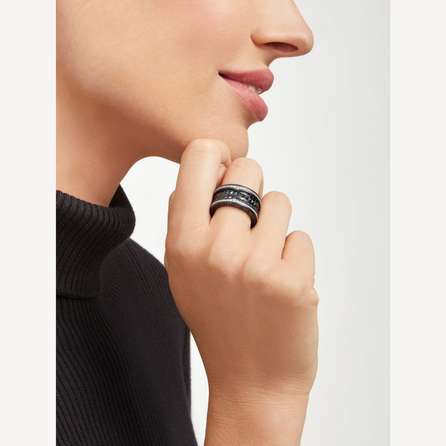 [valéa jewellery]ZERO 1 ROCK FOUR-BAND BLACK CERAMIC WITH STUDDED SPIRAL AND PAVED DIAMONDS RING